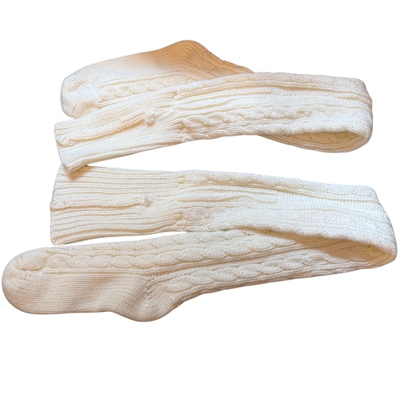 Elegant Cable Knit Knee-high Cream Socks - Picture 3 of 4